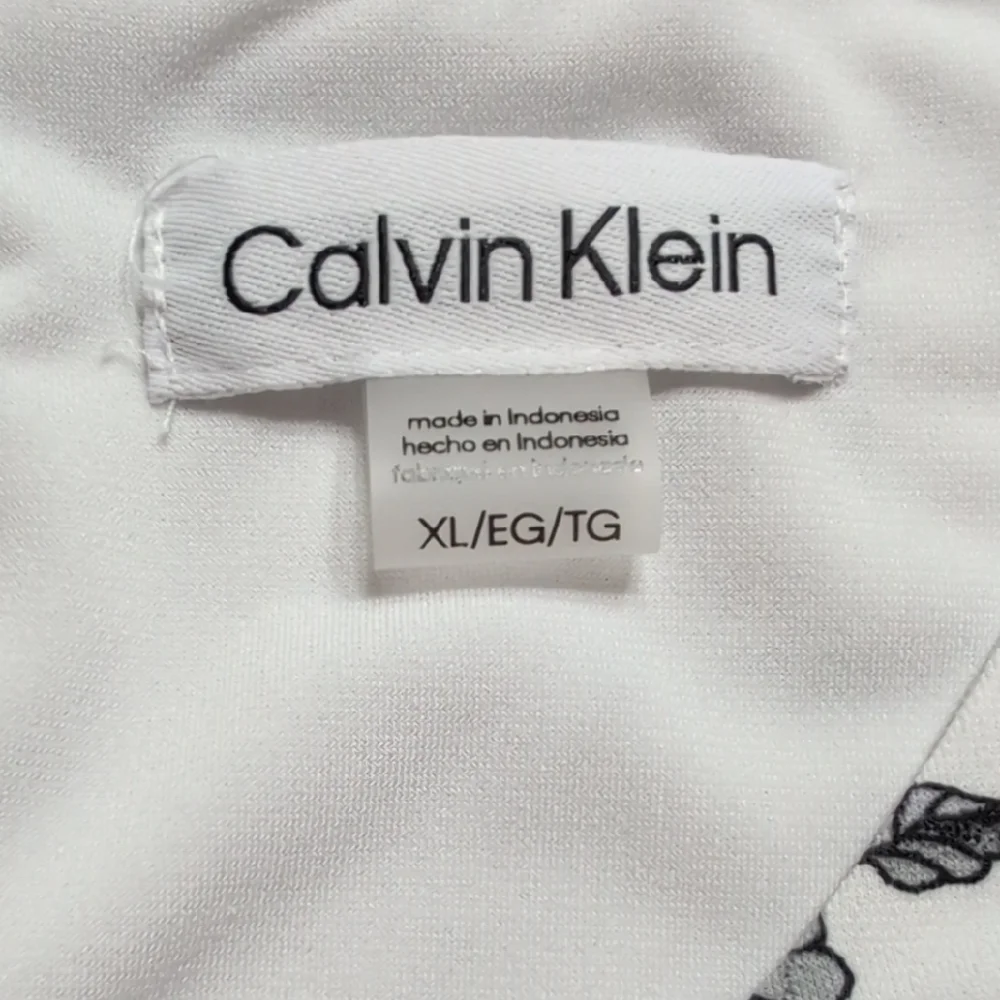 NWOT Calvin Klein White Fitted Floral Tank Top - Picture 2 of 7